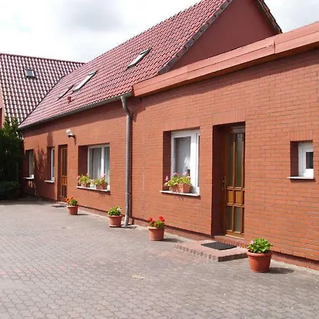 Unterkuenfte In דירה Zarrendorf